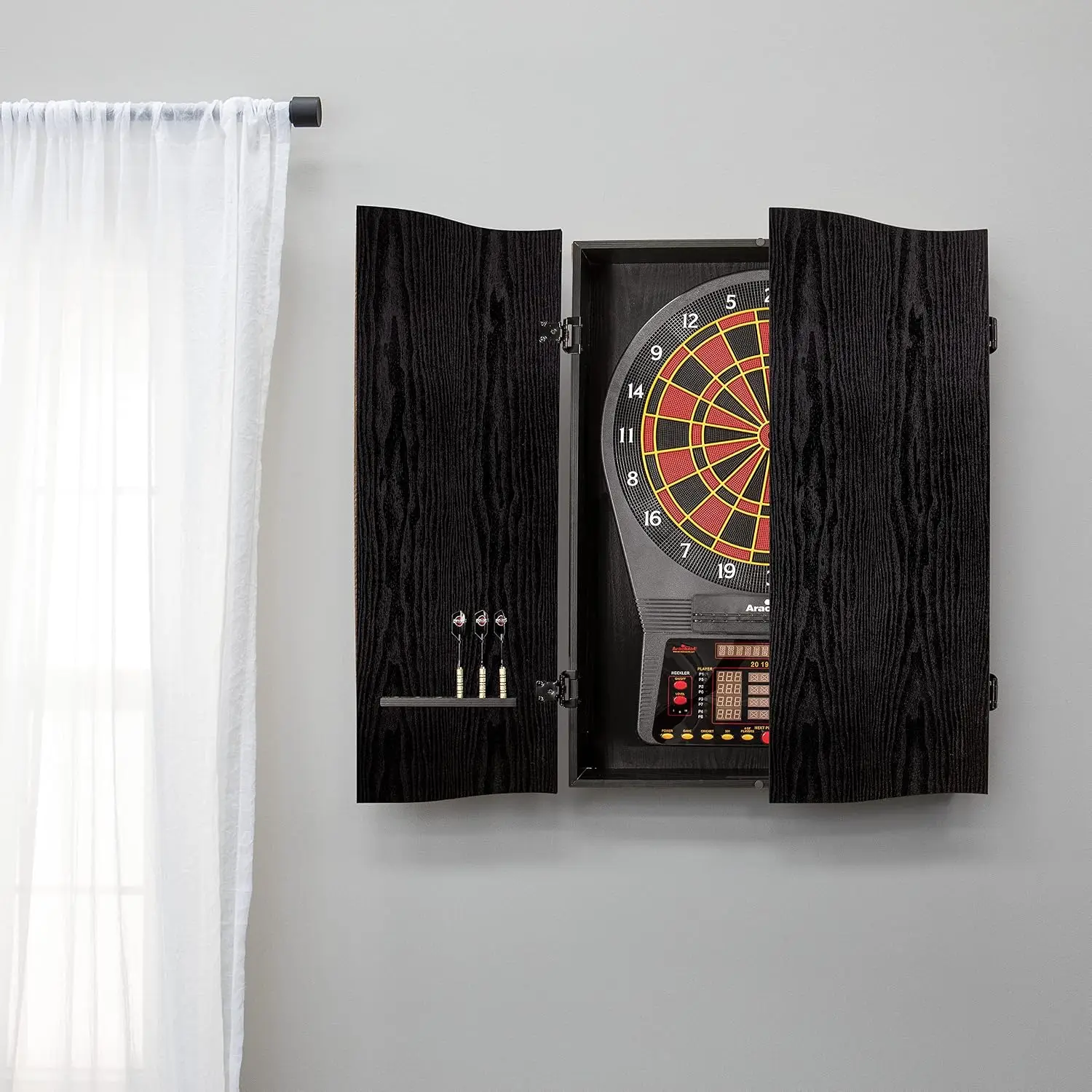ブラッククリケットプロダーツボードキャビネット |   アラ - Electronic Dartboard Cabinet のレビューと価格