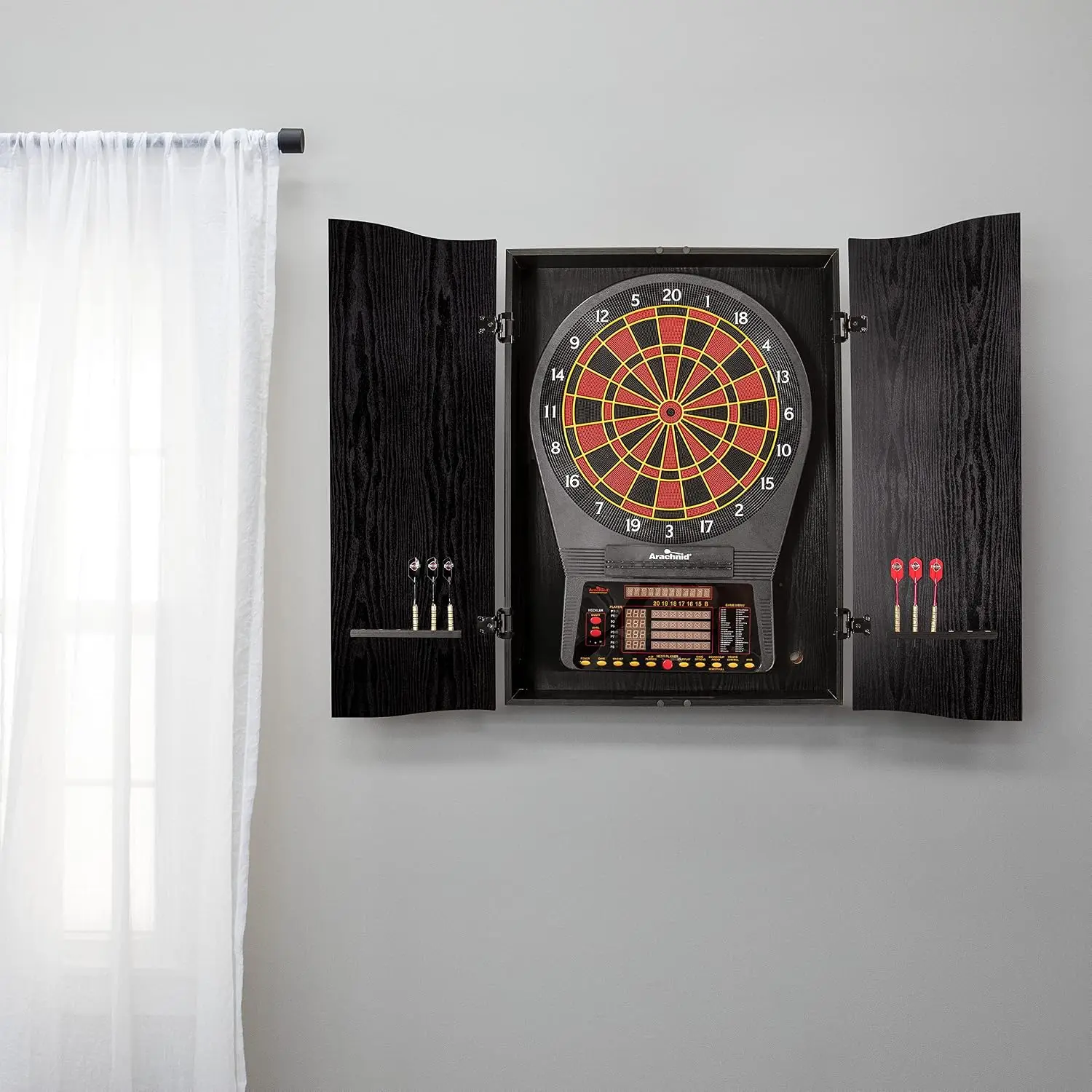 ブラッククリケットプロダーツボードキャビネット |   アラ - Electronic Dartboard Cabinet のレビューと価格